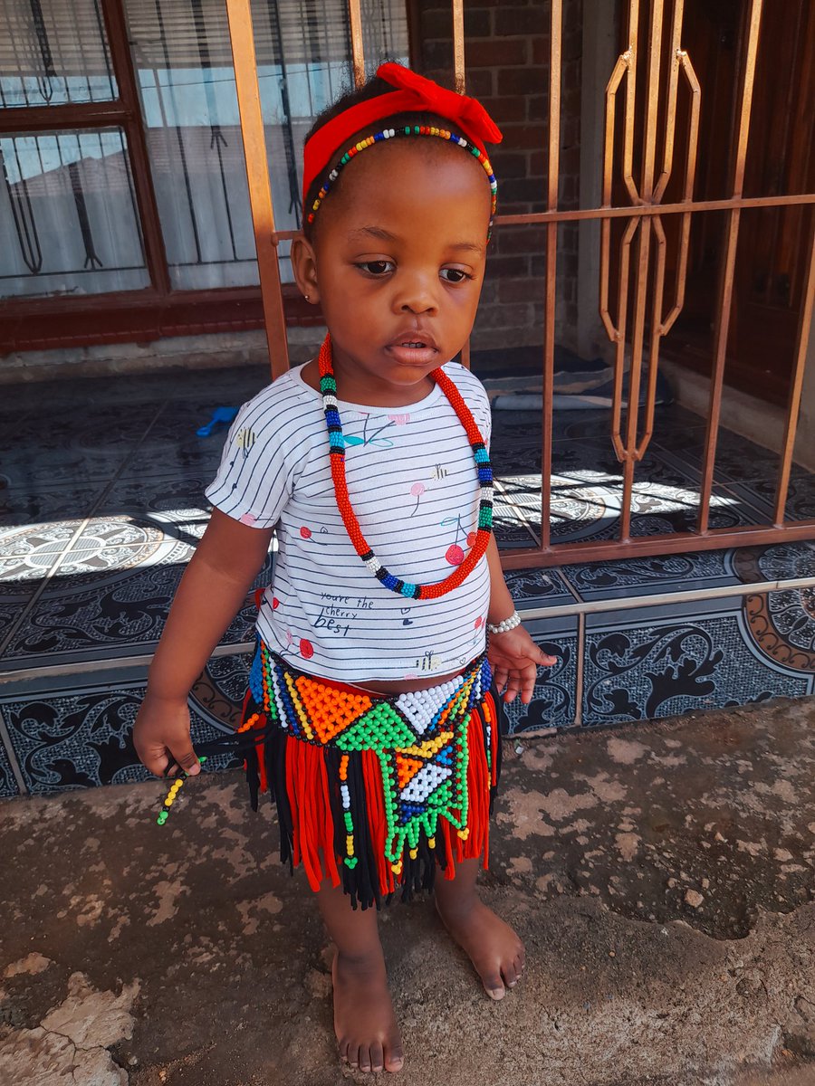 Monde_dhl's tweet photo. Guys this is the skirt I was talking about. Anyways I looked for it all over town and couldn't get it. My elderly colleague talked me through making it 😊😊😊 @Mpumii_Ndlovu @Knowkcee @Nqotch_mas. Apparently it's called livadla https://t.co/qOUTIAFWCL