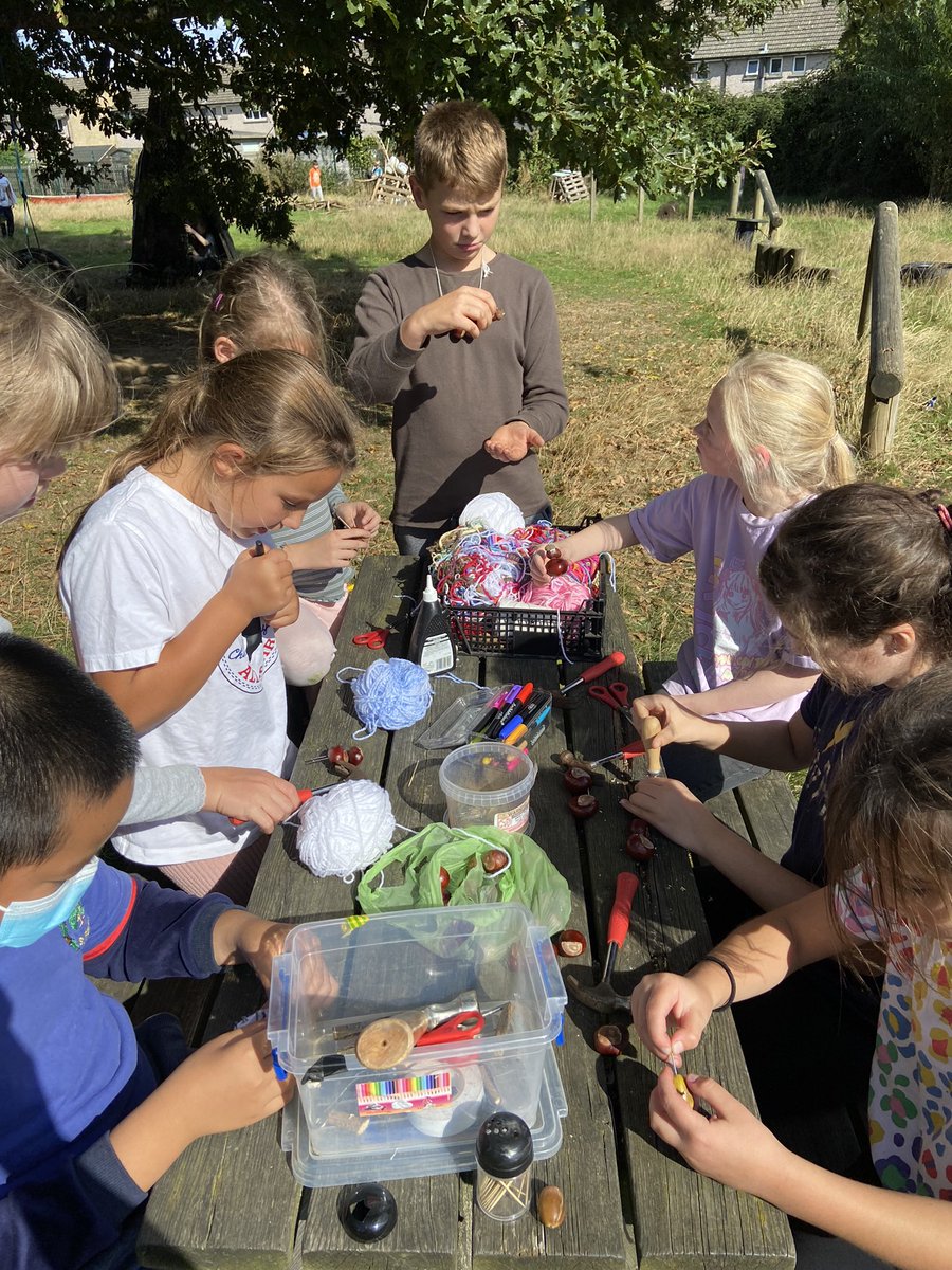 ForestStPauls's tweet photo. It was a conker craft day in #forestschool
#outdoorlearning
#outdoorart 
#outdoors 
#wiltshireschools https://t.co/BiC7U7zqu9