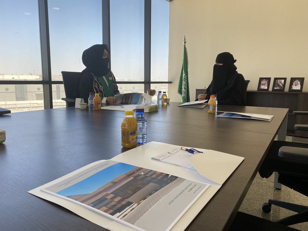 TVTC_F_ATRiyadh's tweet image. 📍| #زيارة 

استضافت الكلية التقنية التطبيقية للبنات بالرياض اليوم سيدة الأعمال الرئيس التنفيذي لوحدات متكاملة للاستشارات وحلول الأعمال، رئيس مجلس الإدارة لجمعية سيدات الاعمال SBWA الأستاذة /منال بنت عبدالرزاق خان ،لبحث سبل التعاون المشترك في التدريب والتوظيف.

#التدريب_التقني