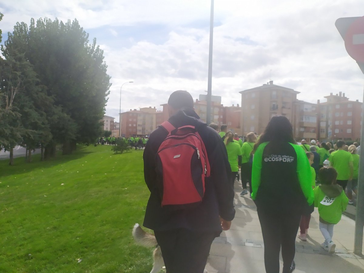 Msol59's tweet photo. Algunos periodistas, escritores con  #MalaBaba🐌 con su s familias😊🫶🏾,perritos🐕‍🦺🐾🐾😃Todo #Ávila colaborando en #LuchaContraElCáncer 💪🏾💪🏾😊🫶🏾👏🏾👏🏾👏🏾👏🏾 https://t.co/T4EAjZ1N3t