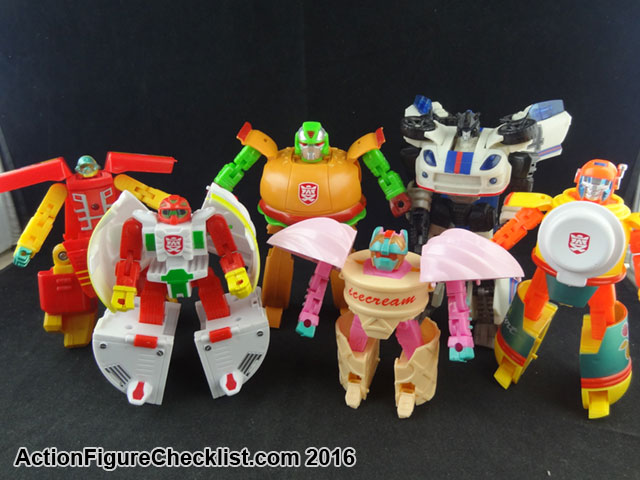 TalkToyToMe's tweet photo. Have you listened to the first episode of our new #podcast? At the very end @DummyCrashed mentioned a toyline called #WarHeroHappyTime, that is like fast food transformers? That's these guys!
Check out #TalkToyToMe from wherever you listen to podcasts!
https://t.co/aYTJ3rrBP7 https://t.co/TCPvXqwZv4