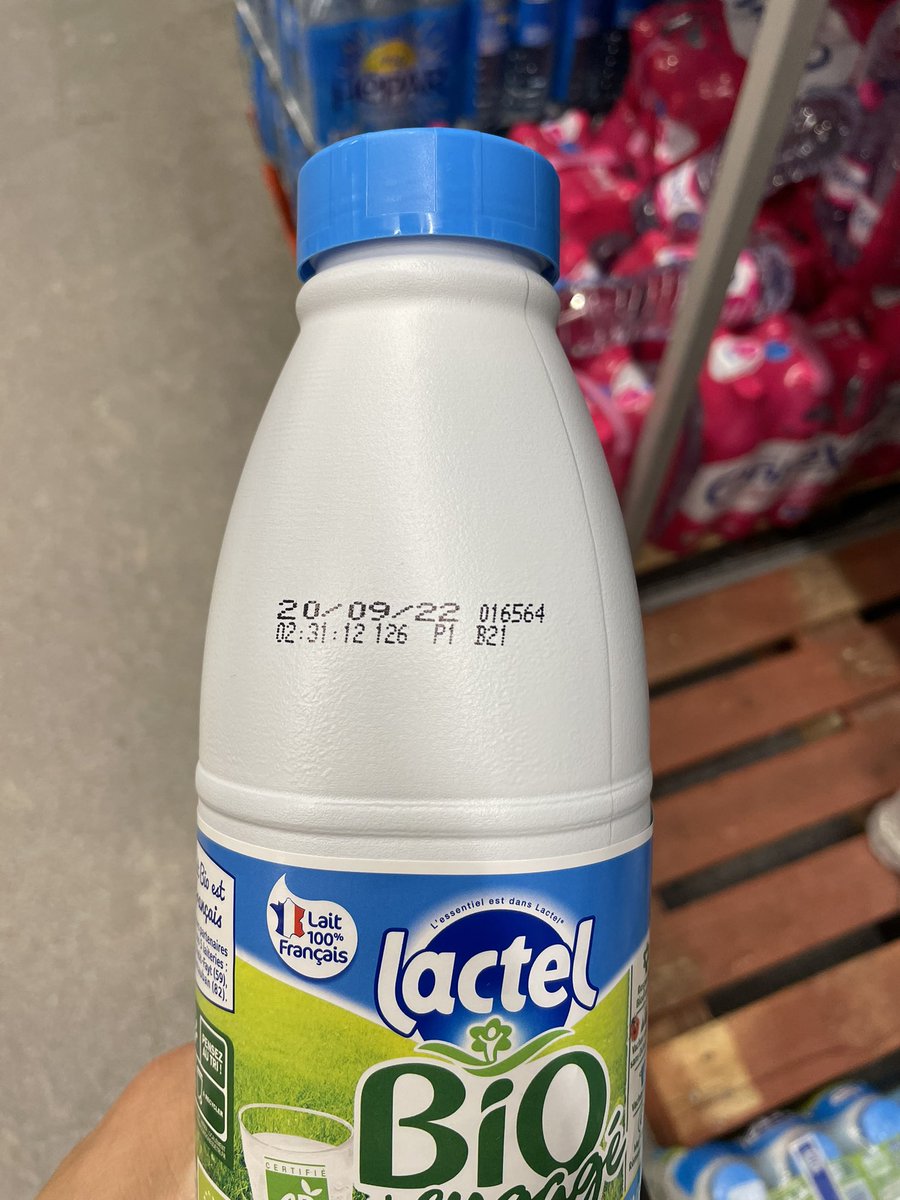 RealDorji's tweet photo. @franprix j’ai trouvé des paquets du lait périmé à paris 15.. https://t.co/N0pTkqHRFZ