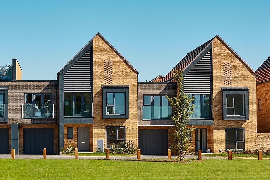 MyMoveTracker's tweet photo. 🛏️ 2 bedrooms
💷 £715,000
📌 Parish Lane, Pease Pottage, RH10 5NY
🔑 Marketed by @woodgatepeasepottage

The first release from the Villas on the Green is this striking four bedroom, end of terrace home. 
.
.
#buying #forsale ⁠#home #house #kitchen #mortgages #moving #properties https://t.co/oLEhxLud4h