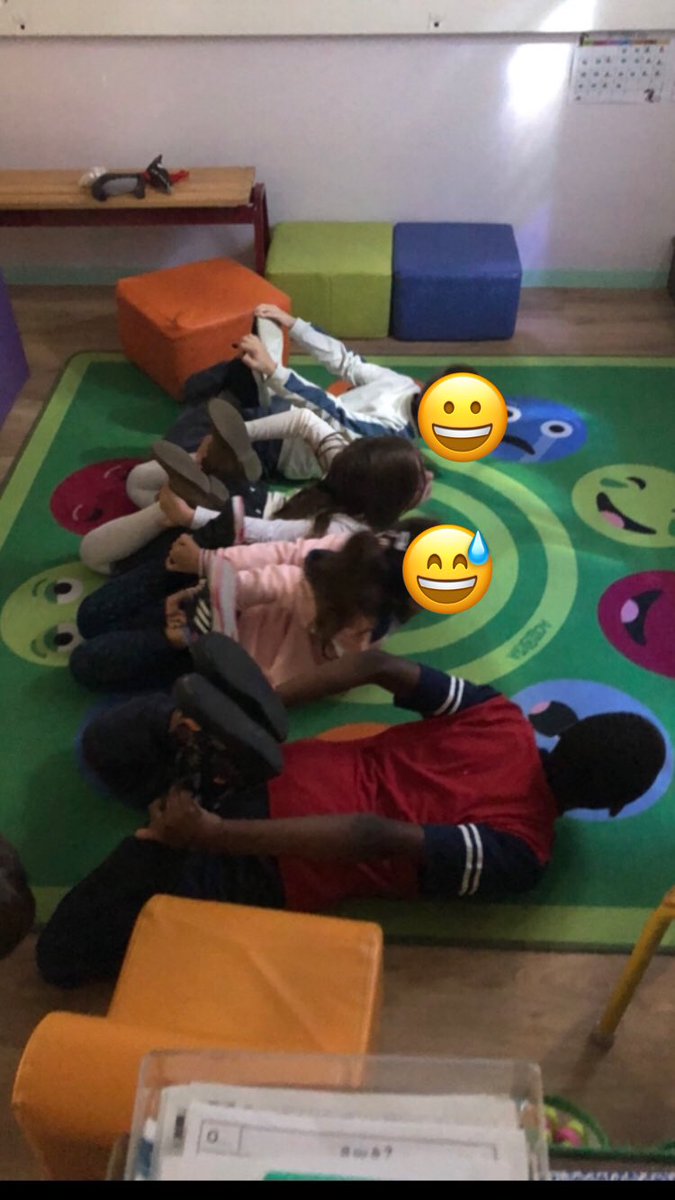 eve_boutin's tweet photo. Mais que font-ils? Vive les pauses actives en ULIS dans la joie et la bonne humeur 😁#ulisecole #ecolevictorhugo #pauseactive J’adore mon métier 😍 https://t.co/OMI5joWBdQ