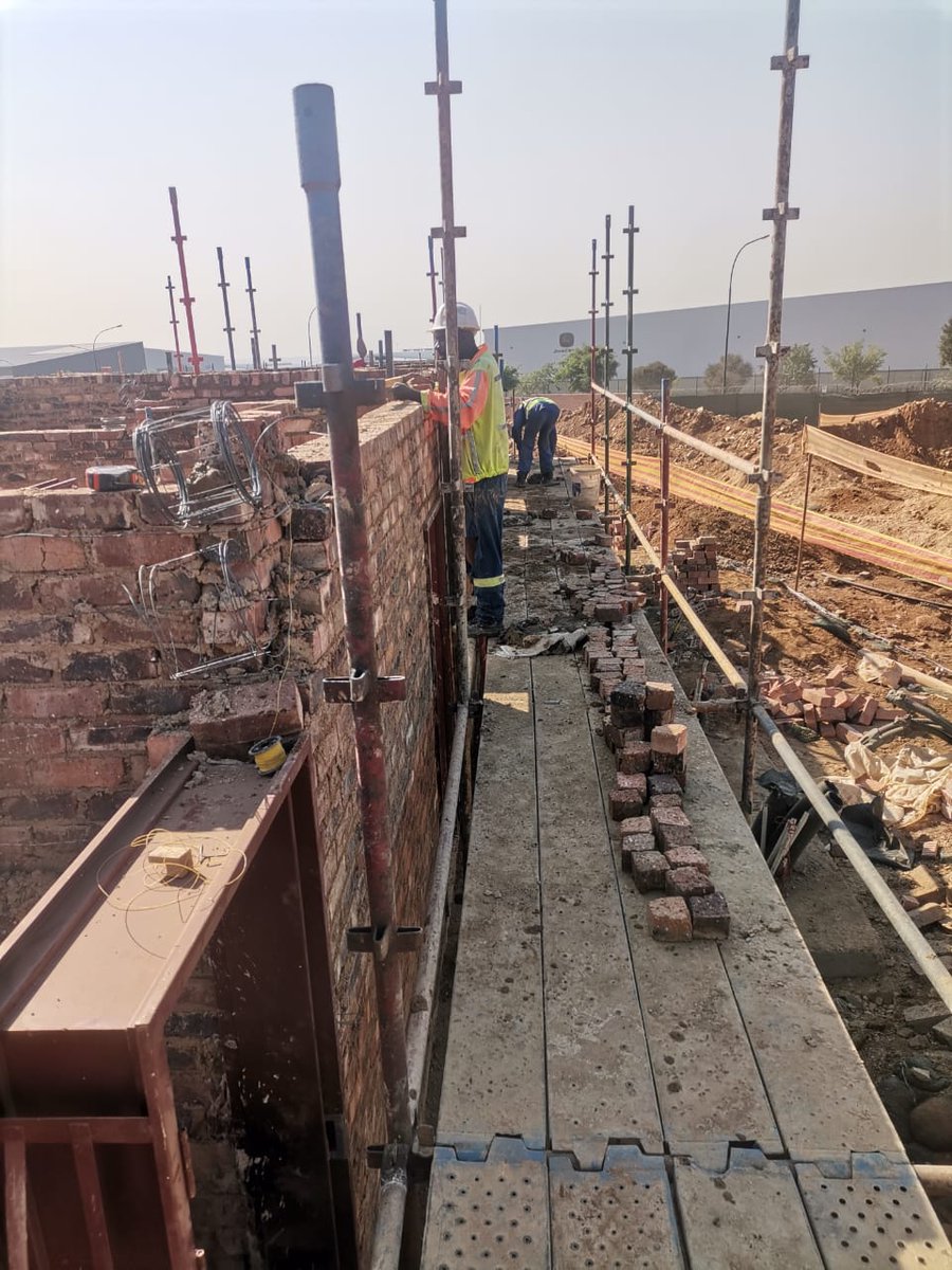 MoilahlaShuttle's tweet photo. Our CONSTRUCTION DIVISION. 
Brickwork for Residential Units
#CIDB Registered
#NHBRC Registered

For Quote!! 

079 672 7657
MOILAHLASL@GMAIL.COM
INFO@MOILAHLASHUTTLEANDLOGISTICS.CO.ZA https://t.co/CJ9klk9Kk0