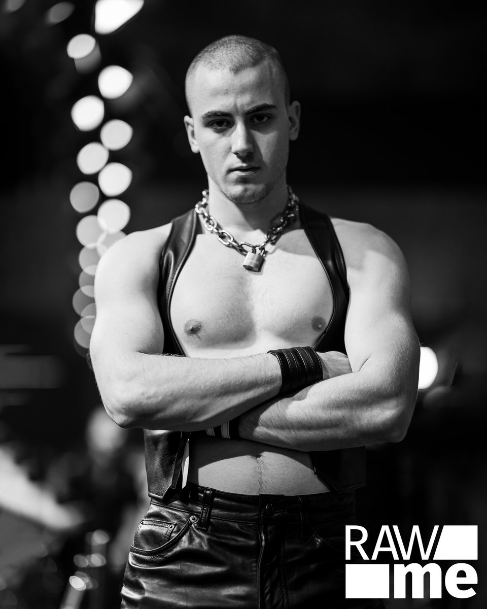 rawmeBE's tweet image. 🥩 #RAWme #rawmeat #photography #LGBTQIA+ #mypeople #malephotography #malemodel #portrait #leatherman #leatherfetish #secondskin #bluf #daddysboy #daddystoy #giveittomedaddy #mood #darklands #wearefetish #oink #playwithme © RAWme Photography