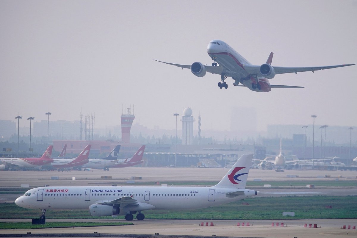 Bharatiyan108's tweet photo. While the world is still awaiting clarity on the political situation in China, news is emerging of mass flight cancellations.
As per reports;
- 6000 flights  cancelled
- Tickets sold by highspeed rail suspended,
- Rail is stopped until further notice #XiJinping #chinacoup https://t.co/jmsDYGd8mm
