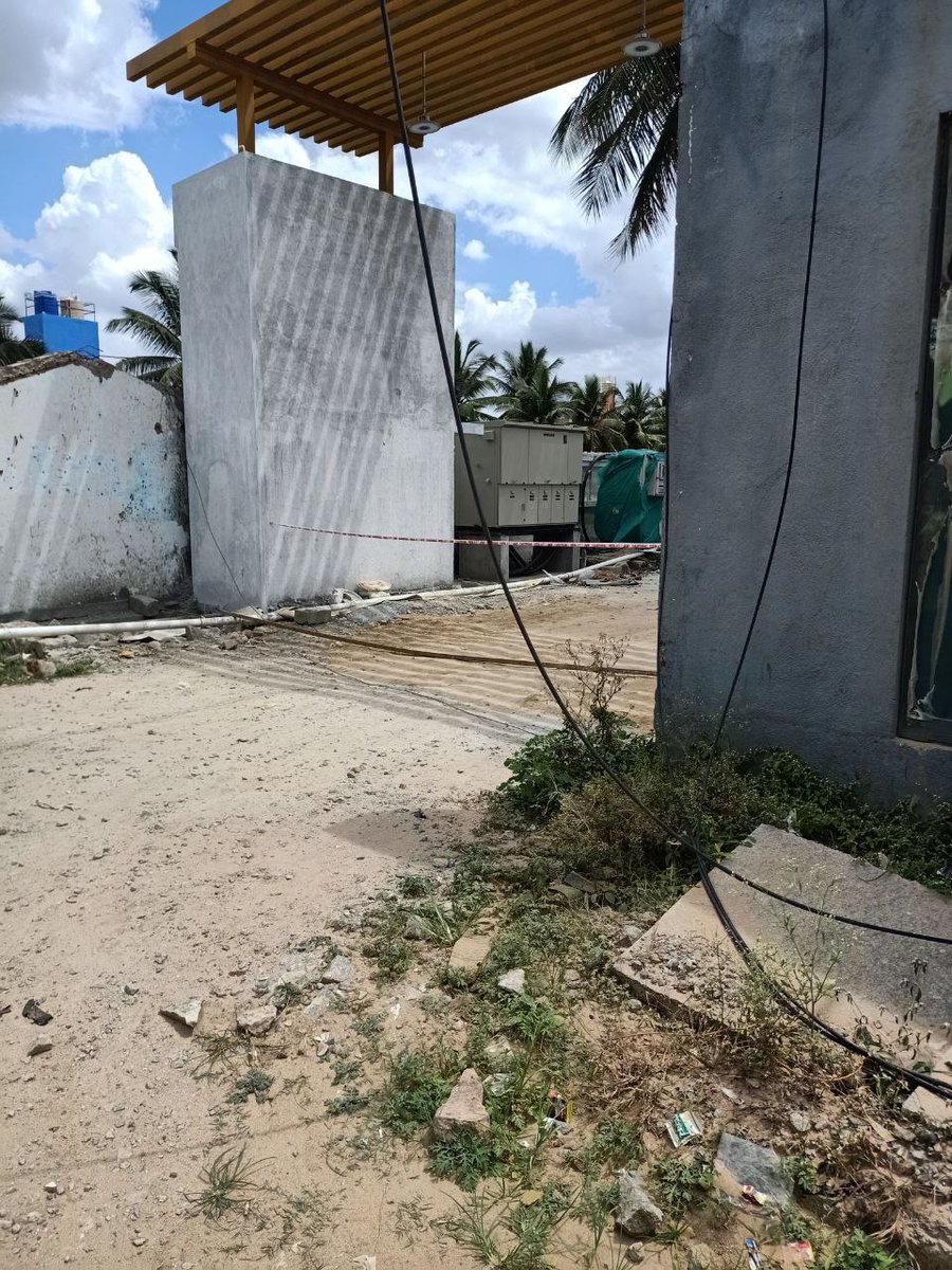 samarthp's tweet photo. @MuraliM2020 @shriramprops Any reason construction is stopped in #Shriram Blue? The project is getting #delayed infinitely & now this! Are you guys even planning to hand over the project or plan to run away with our money? #ShriramProperties #WorstBuilder #JoyceParker #mankading https://t.co/n5GsgubRYL