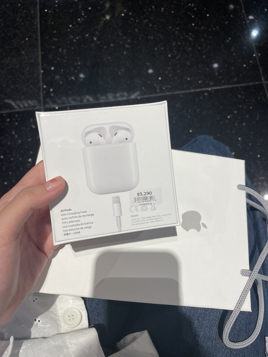 bbluebbluebblue's tweet photo. 🤍ขาย Airpods gen2 มือ1
ของใหม่ค่ะพึ่งรับมาจากชอป iconsiam 
- ยังไม่แกะ พร้อมสายชาร์จ+ถุง apple
- แท้100% ขอรูปเพิ่มได้ค่ะ
- ขาย 4,500 ส่งฟรี(ราคาเต็ม5290)

**พร้อมโอนลดได้อีกค่ะ Dmคุยก่อนน้า
นัดรับบางใหญ่/เวสเกต ได้ค่า    #airpodsมือ2 #airpodsมือสอง #airpodgen2 #ส่งต่อairpods https://t.co/MQ09yDsjfZ
