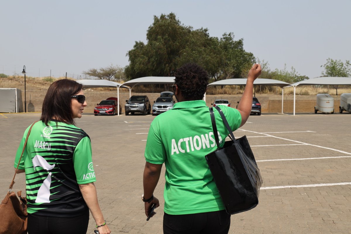 __Tshireletso_'s tweet photo. @Action4SA Media squad hitting the ground running this afternoon. Northen Cape is turning green and greener. 

@MarciaBarron777 @ME_Beaumont

#LetsFixNorthernCape 🇿🇦💚
#ItsTimeForAction https://t.co/6Bl3tsGmPU