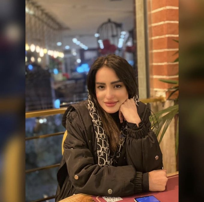 KurdistanAu's tweet photo. L'une des femmes figures de la révolte actuelle en Iran, #Hadis_Najafi, 20 ans, abattue par les forces de sécurité en pleine rue à Karadj.
#EndIranRegime #IranProtests #LetUsTalk #Jîna_Emînî #Jina_emini #WhiteWednesdays #TwitterKurds #مهسا_امینی #Rojhilat #JinaMahsaAmini #opiran https://t.co/rFW7RTXuns
