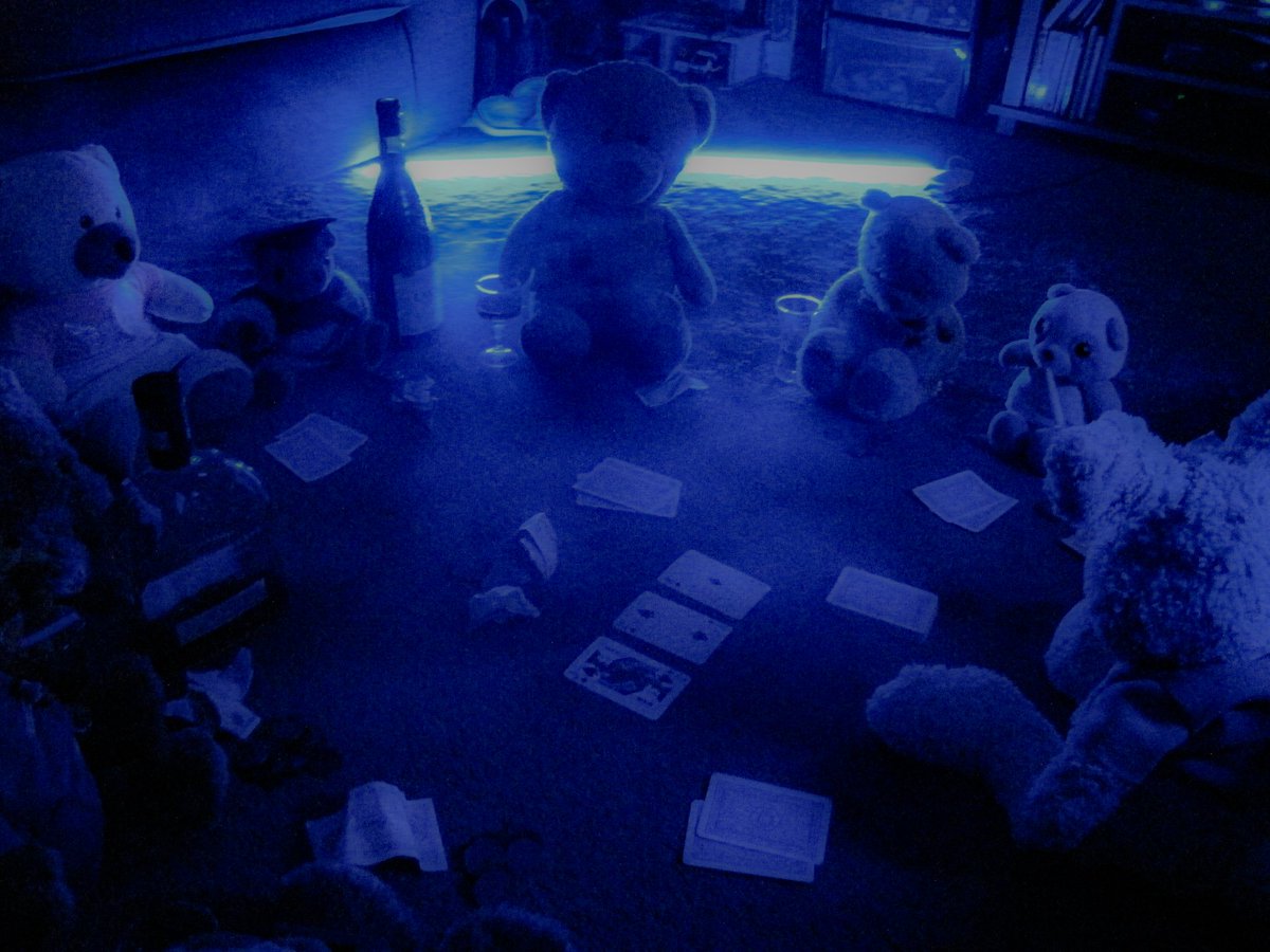 pixelsbyproxy's tweet photo. So between myself and my daughter we imagined what be seen if we came downstairs in the middle of the night.#blackandwhite #LeisureGames #Indoors #StillLife #imagianation #badbears #poker #playing #photography #artphotography #picoftheday   #photooftheday  #fantasy #fantasyart https://t.co/gImTQWPvwE
