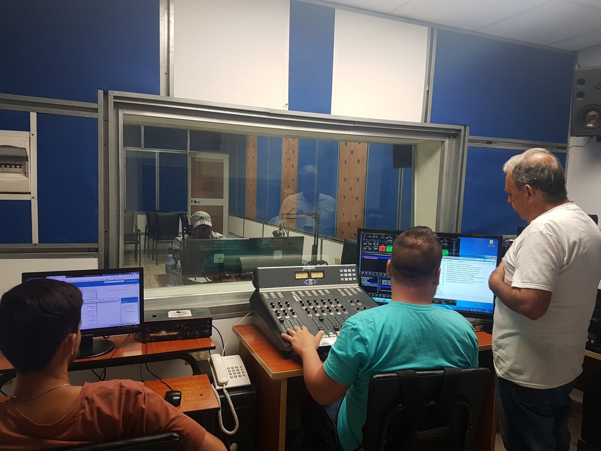 Hoy cuándo los cubanos damos un SÍ por el nuevo #CodigoDeLasFamilias, desde #RadioSurco en #CiegoDeAvila tendrá todos los detalles de lo que acontece en nuestra provincia. #CodigoSi <a href="/IzquierdoAlons1/">Livan Izquierdo Alonso</a> <a href="/yamila_padron/">Yamila Cruz Padrón</a> <a href="/lidiav67/">Lidia Viamonte Alfon</a> <a href="/CutinoMiladys/">Miladys Causilla Cutiño</a> <a href="/CAvilaRadio10/">Emisora Surco</a> <a href="/casiguaya3/">NancyRadio</a> <a href="/SiempreYunior/">SiempreYunior</a>