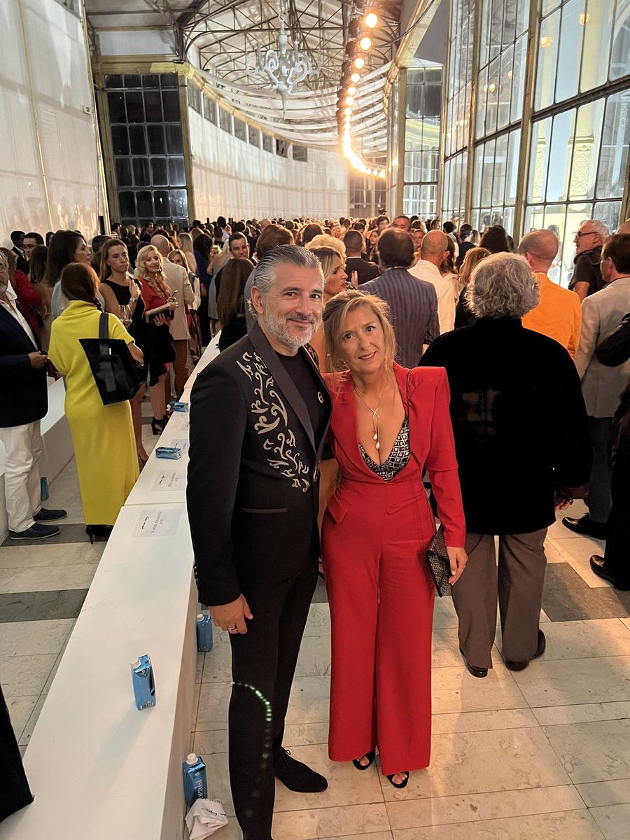 aftfonseca74's tweet photo. Desfile de 30 anos de carreira Fátima Lopes!

Uma noite extraordinária a comemorar uma carreira inigualável na moda nacional.
Parabéns Fátima pela noite de ontem, com a apresentação de uma coleção fantástica, mas acima de tudo pelo trabalho desenvolvido em prol da moda nacional. https://t.co/TmloSBWnFO