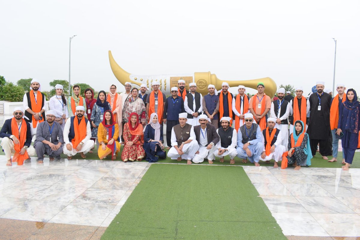 NaimatRasool1's tweet photo. Gurdwara Darbar Sahib, Kartarpur!!
مذہبی ہم آہنگی اور رواداری کی خوبصورت مثال ۔
Through state of the art facilities, Sikh yatris are facilitated here for their religious offerings.
Calm, serene ambience and Beautiful architecture!!
#IRSacademy #STP #49thCommon https://t.co/DDtpxcfrIr