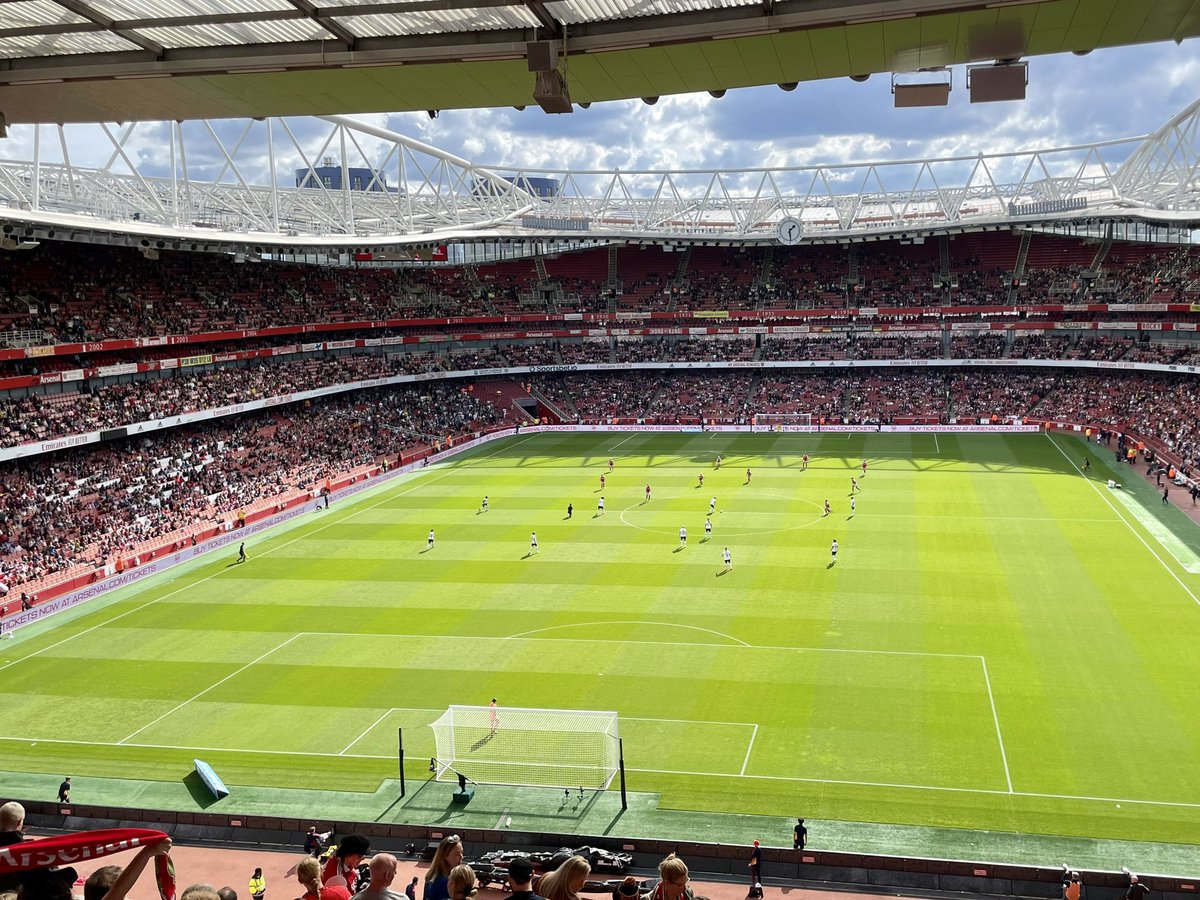 ibird80's tweet photo. What a brilliant afternoon, perfect family entertainment @ArsenalWFC 👏 👏👏👏👏 https://t.co/J6ejt8JlG9