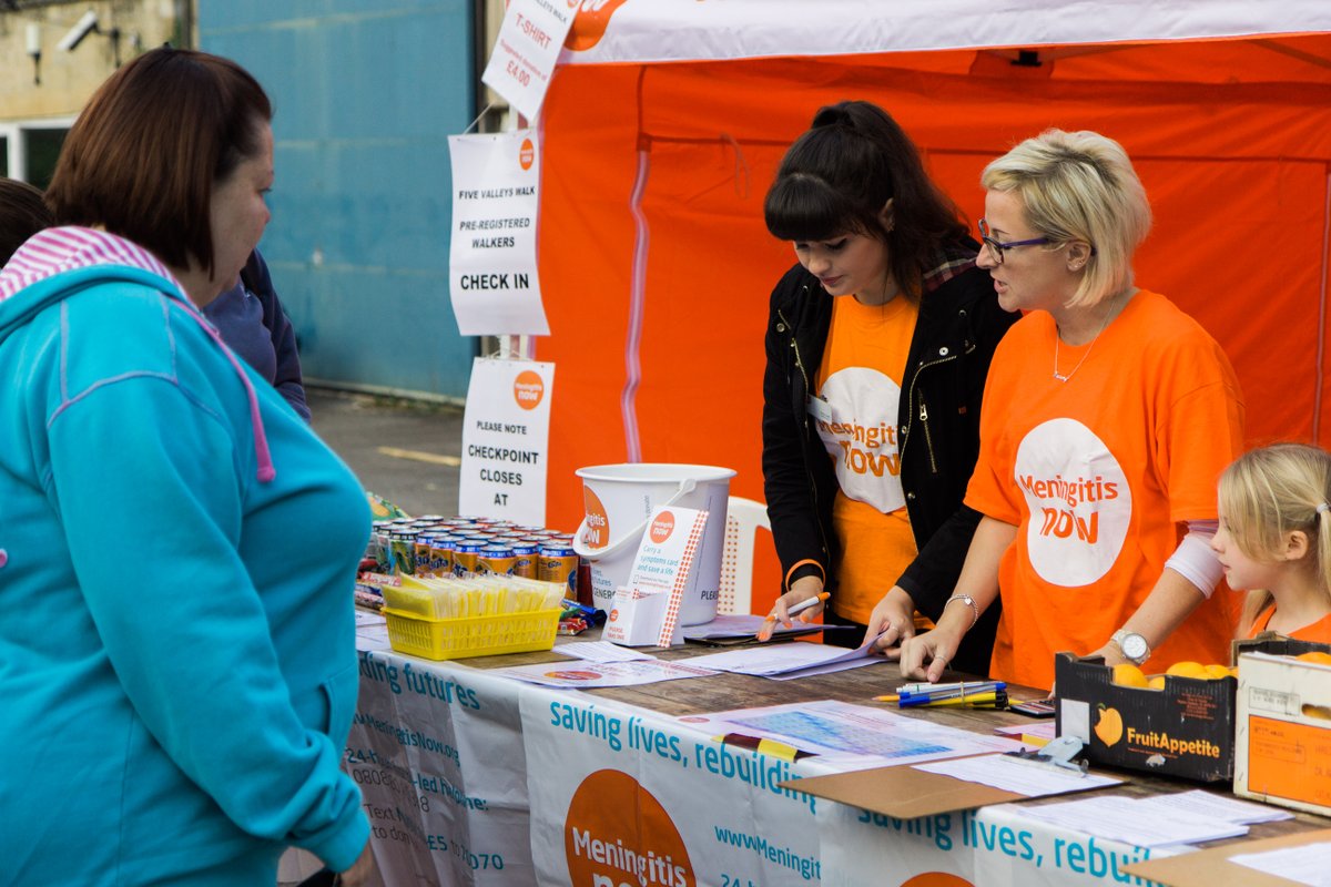 MeningitisNow's tweet photo. The #FiveValleysWalk is upon us! Right now, thousands of walkers are making their way through 21 miles of stunning Cotswold scenery π If you fancy joining them, it's not too late - pull on your boots and head on down to one of our eight checkpoints π§‘
π https://t.co/7ktK8pIYHm https://t.co/MDEPJECXmO