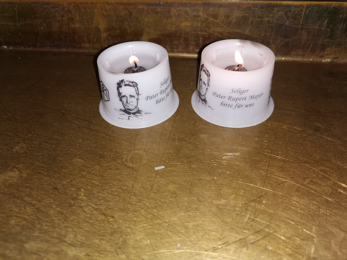 CharlieChicken3's tweet photo. #Fernsehgarten
#RIPMichi https://t.co/DncUGE2pdT