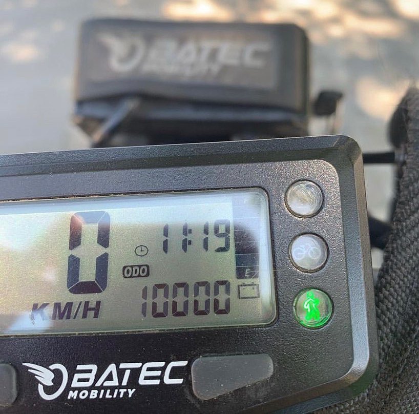 silleraviajera's tweet photo. Primera foto mayo/2021 segunda foto septiembre/2022 4000 km rodados y mucho visitado no se que opinara @batecmobility 🤪 #batecmobility #kilometros #yoviajoensilladeruedas #destinosvisitados #destinosporvisitar https://t.co/PqyCvdDCJy