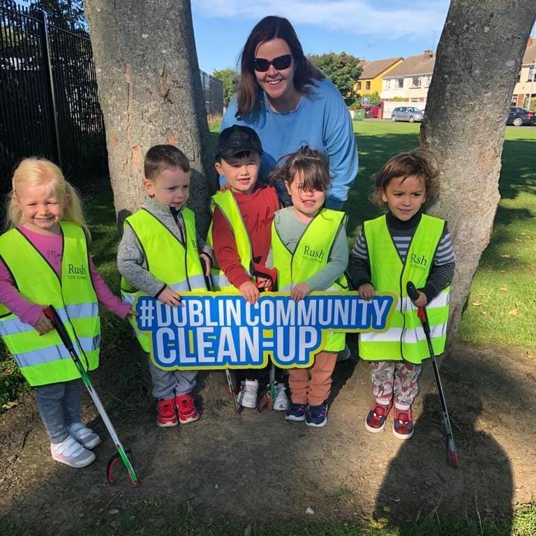 NationalSpringC's tweet photo. You're never too young to do extraordinary work π Well done to Smarty Pants Montessori, NaΓonra & Afterschool and @RushTidyTowns for getting involved in #DublinCommunityCleanup to #keepdublinbeautiful! #SDGsIrl #SpringClean22 #Dublin https://t.co/t03VDpkJSV
