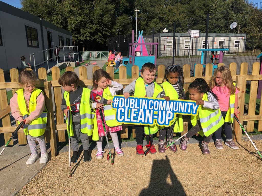NationalSpringC's tweet photo. You're never too young to do extraordinary work π Well done to Smarty Pants Montessori, NaΓonra & Afterschool and @RushTidyTowns for getting involved in #DublinCommunityCleanup to #keepdublinbeautiful! #SDGsIrl #SpringClean22 #Dublin https://t.co/t03VDpkJSV
