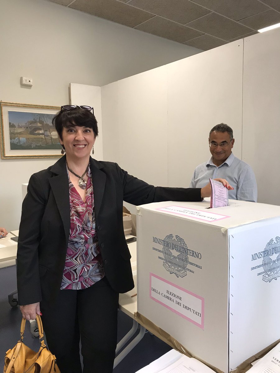 silvyghi's tweet photo. ‼️PRIMO VOTO DA CANDIDATA ALLA CAMERA DEI DEPUTATI ✅ Per me una grande emozione! Grazie @RiccardoAugust3, Mauro #Lucentini @LegaSalvini @matteosalvinimi @legapesaro 💙
💚🤍❤️ BUON VOTO A TUTTI!!! #LEGA #25settembrevotoLega https://t.co/rzuewbNuMW