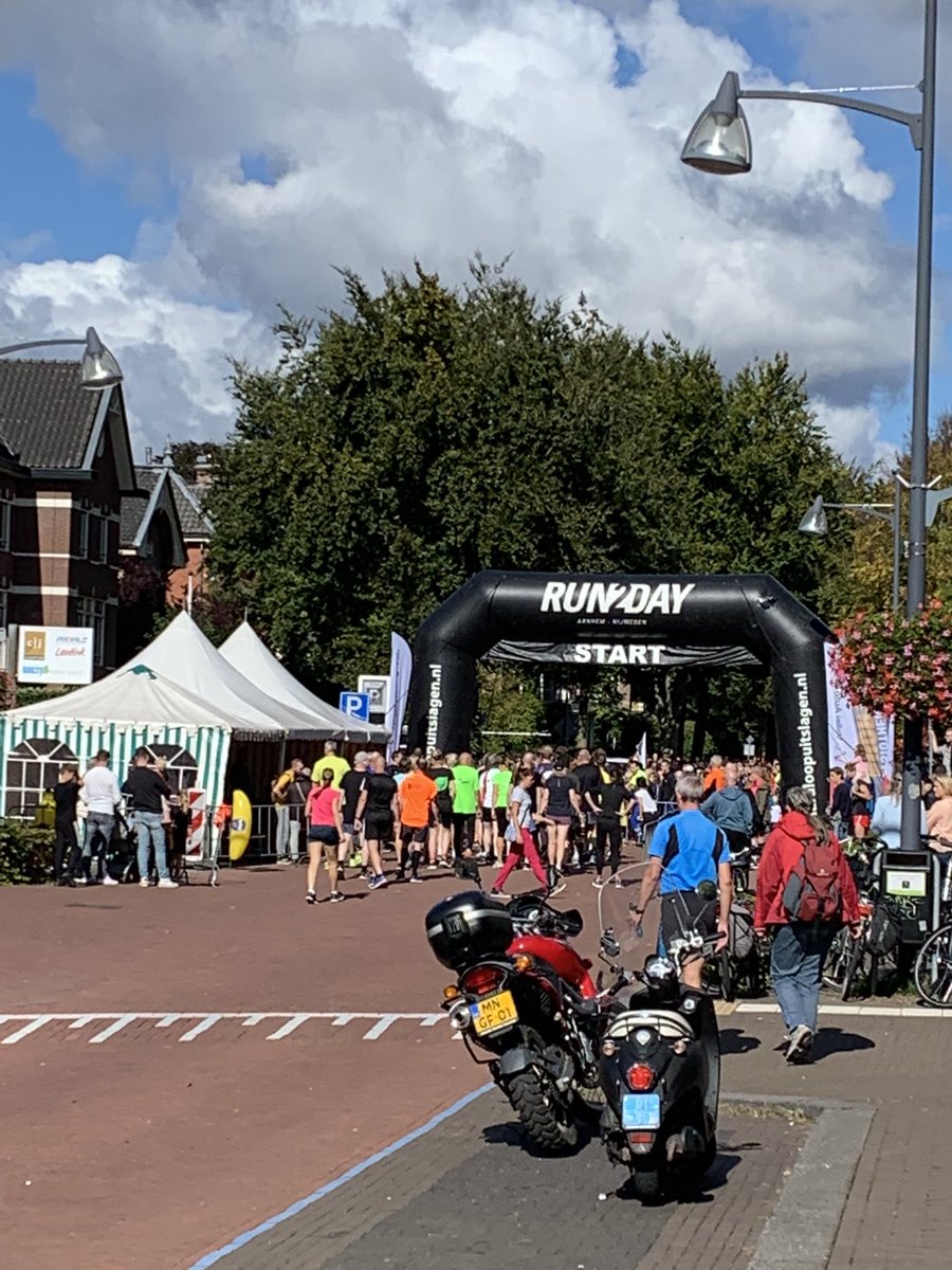 GeaHofstede's tweet photo. Fantastische dag voor de #Posbankloop. Alle deelnemers veel succes. https://t.co/gnBs9Xzl1v