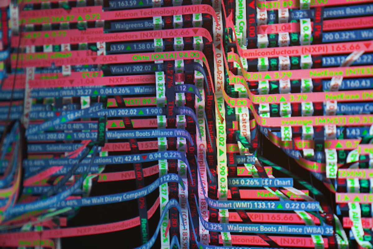 FondoDocArteCon's tweet photo. “Daniel Canogar: Turbulencias” en #MaxEstrella hasta el 22 de octubre ¿Cómo procesamos y discriminamos toda la información que nos llega? Arte, algoritmo, tecnología y creación digital. Para conocer sobre @DanielCanogar en @FondoDocArteCon 👉https://t.co/iGsvjr3toQ https://t.co/PRlC6BEAkV