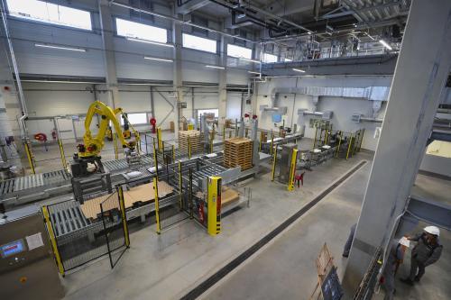 Vdnbethune's tweet photo. #Chocques : pour les 95 ans du site, l’usine chimique #CRODA s’offre un #bâtiment à #14 #millions d’euros https://t.co/vM6g0GpLeF https://t.co/Vo6s54P3aZ