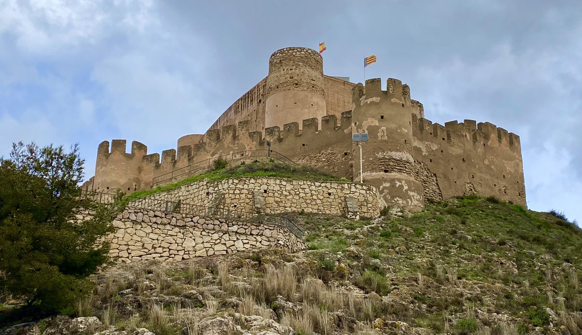 Milyunarutas's tweet photo. 🚐 Recorremos parte del Camino del Cid en #autocarava visitando #Biar,#Villena, #Sax y #Petrer, ciudades amuralladas con importantes castillos y atractivos cascos históricos
➡️ https://t.co/MrRjEQu9Jm
@caminodelcid @AndaluciaTB https://t.co/HYNwxaGpdN