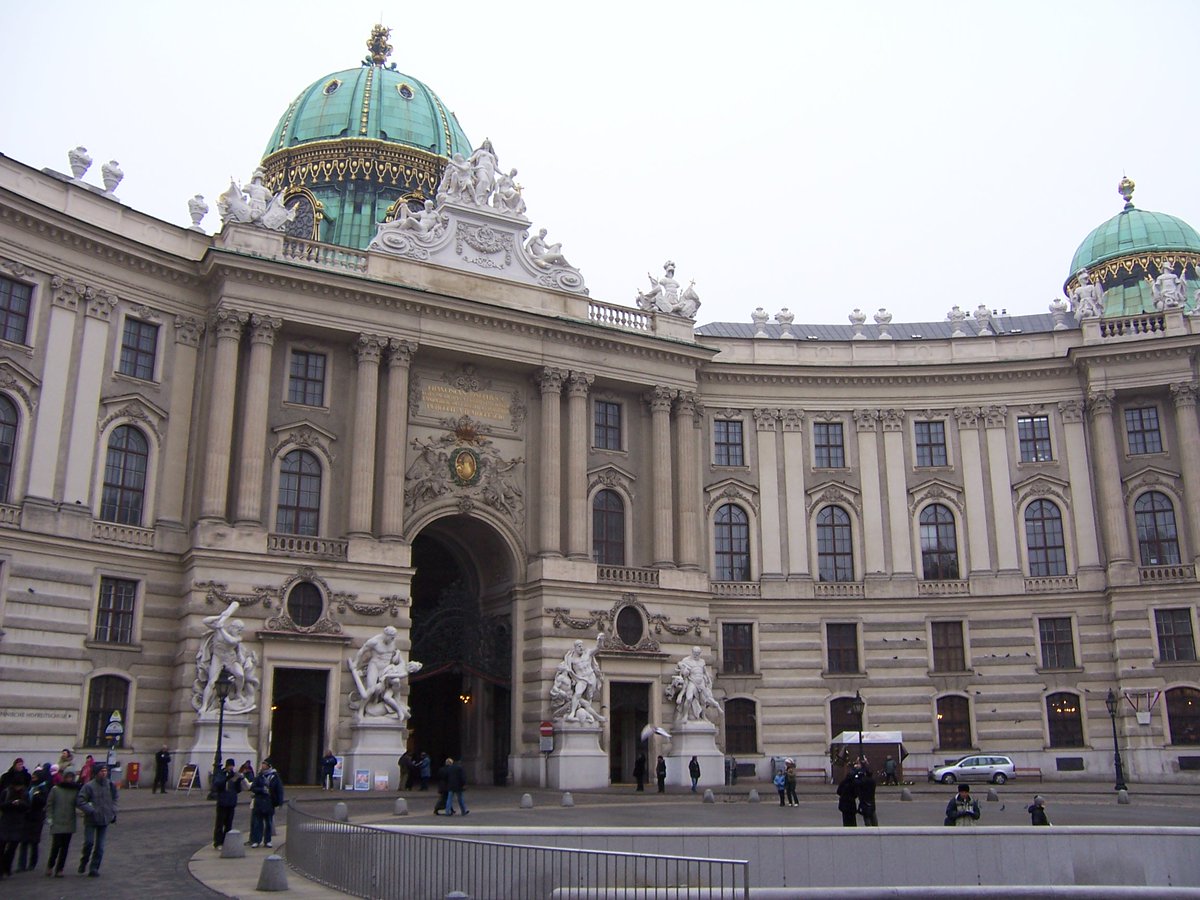 MILinGermany's tweet photo. Beautiful Vienna has a beautiful selection of cafés and restaurants as well!

https://t.co/XoNXIUXA92 https://t.co/F0GoayamYa