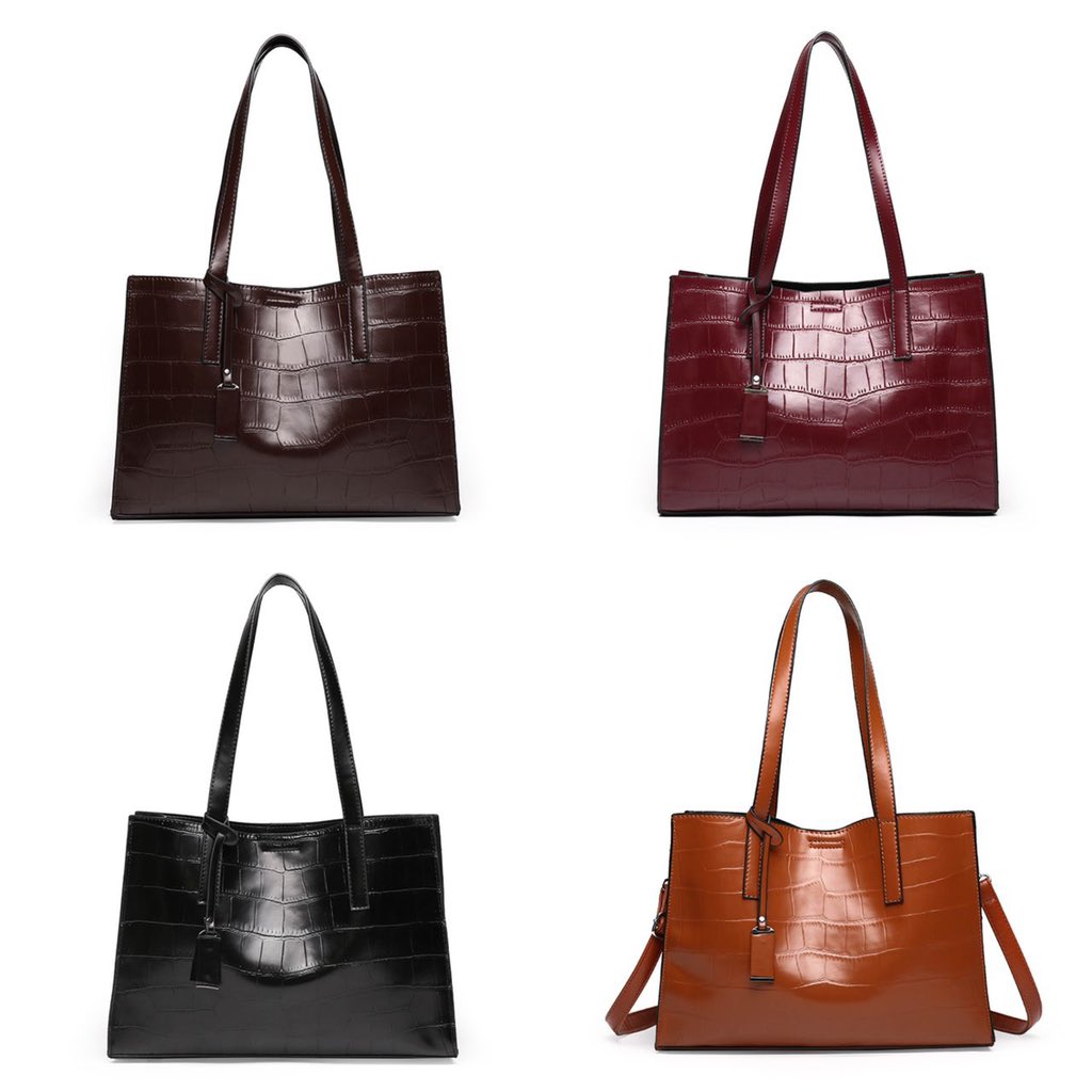 queenjades_'s tweet photo. 1st &amp; 2nd slide : 3set Big  Leather Bag 
Price :14,000 Naira 
3rd Slide : Medium sized Patent  Croc Bag
 Price: 11,000 Naira 
4th Slide : Medium Sized Tote Bag 
Price :12,000 Naira https://t.co/6bWKxzvssN