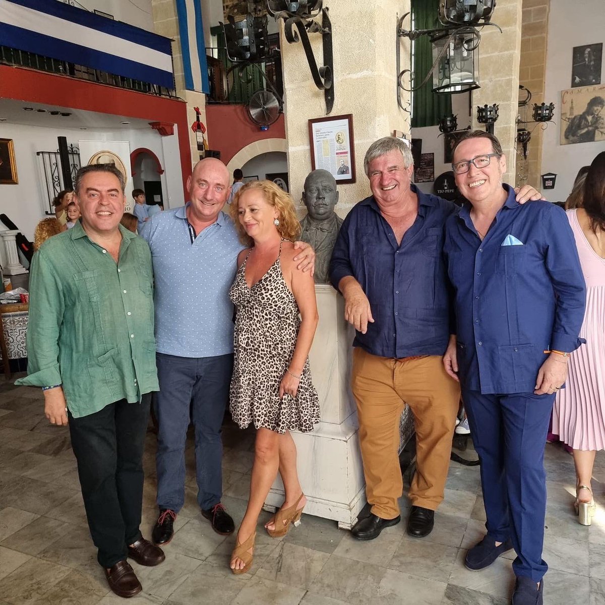LocalJerez's tweet photo. Celebrando en Don Antonio Chacón el bautizo del nieto de nuestro amigo y admirado peñista Emilio Acosa -Vicepresidente de la Peña Flamenca Buena Gente- Un día muy especial.@LocalJerez @flamencodjerez @Buleriadejerez @DAntonioChacon https://t.co/WDwQe45Eux