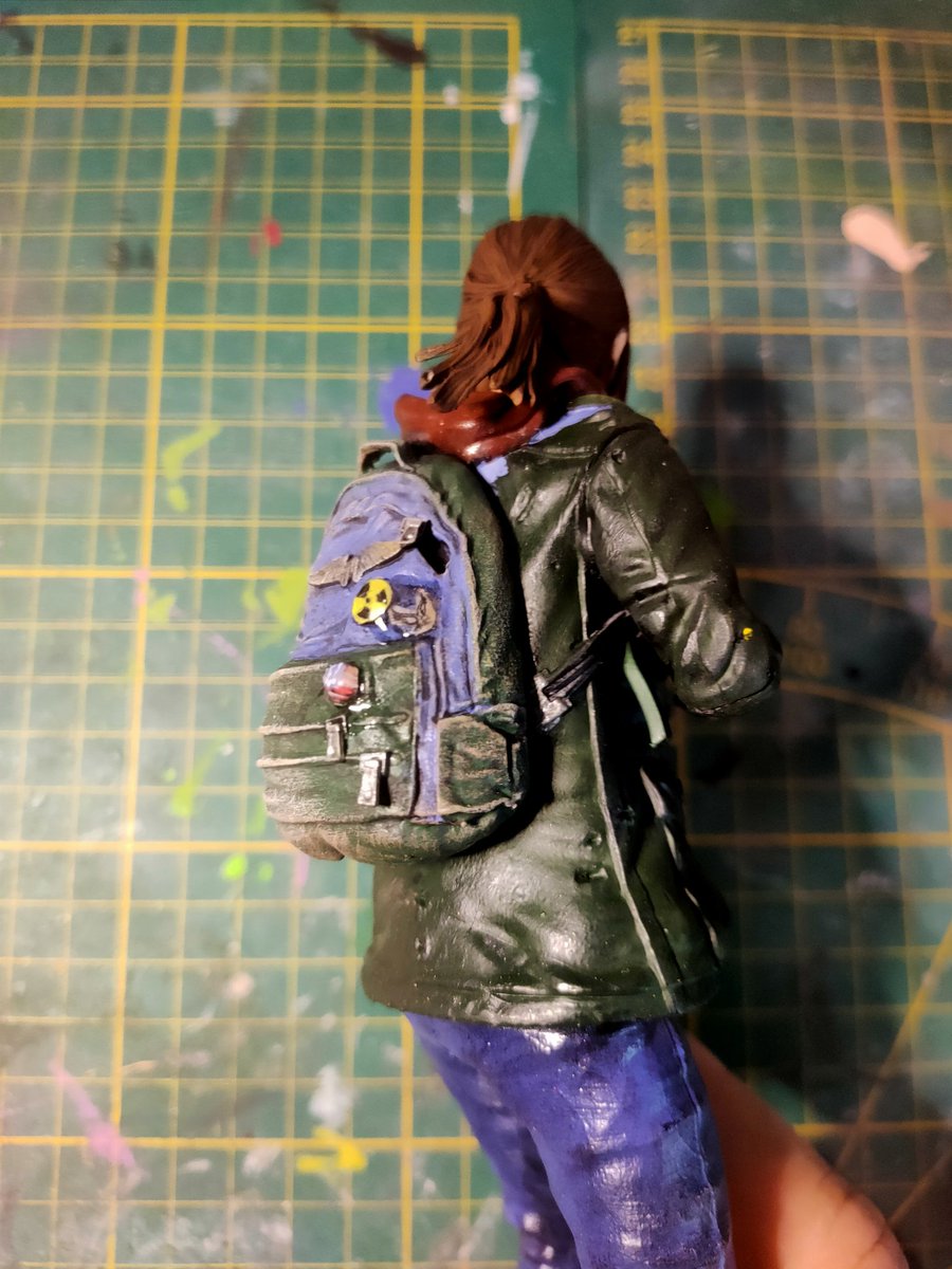 LeStudio2A's tweet photo. Hello !
.
.
Taf du jour , j'ai travaillé au maximum le côté réalisme du sac de Ellie dans #TLOU 
.
.
J'ai également réalisé les #Pins 
.
.
#peinture #3D #figurine https://t.co/gvcUFE8QE9