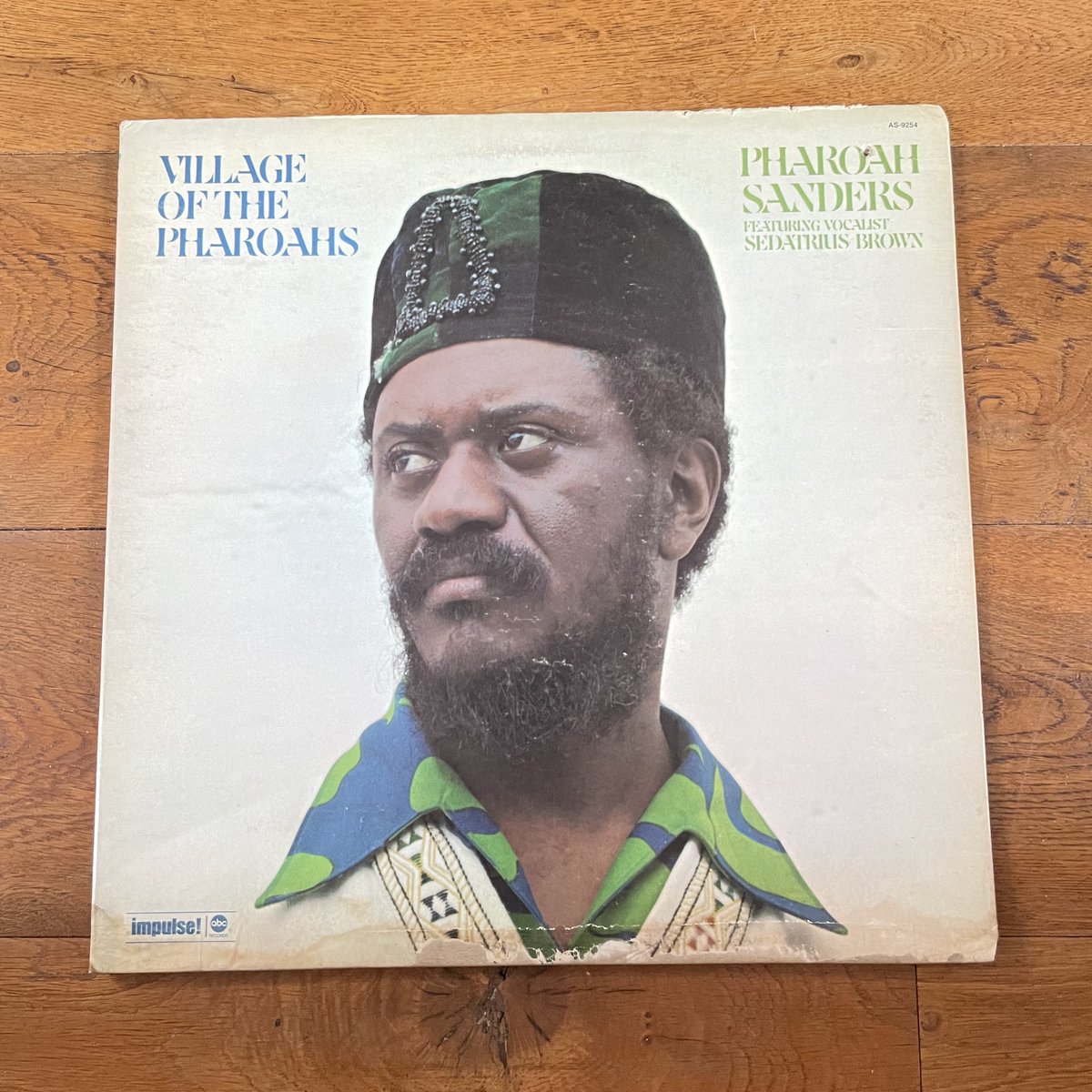 As the day progresses, I only have time to listen to a couple more records. This one goes on the turntable 🖤

#NowPlaying #PharoahSanders