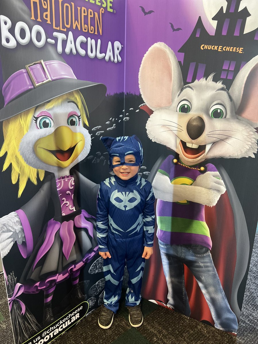 timothywt1993's tweet photo. @ChuckECheese #BOOTACULAR https://t.co/Uwyui2vgYo