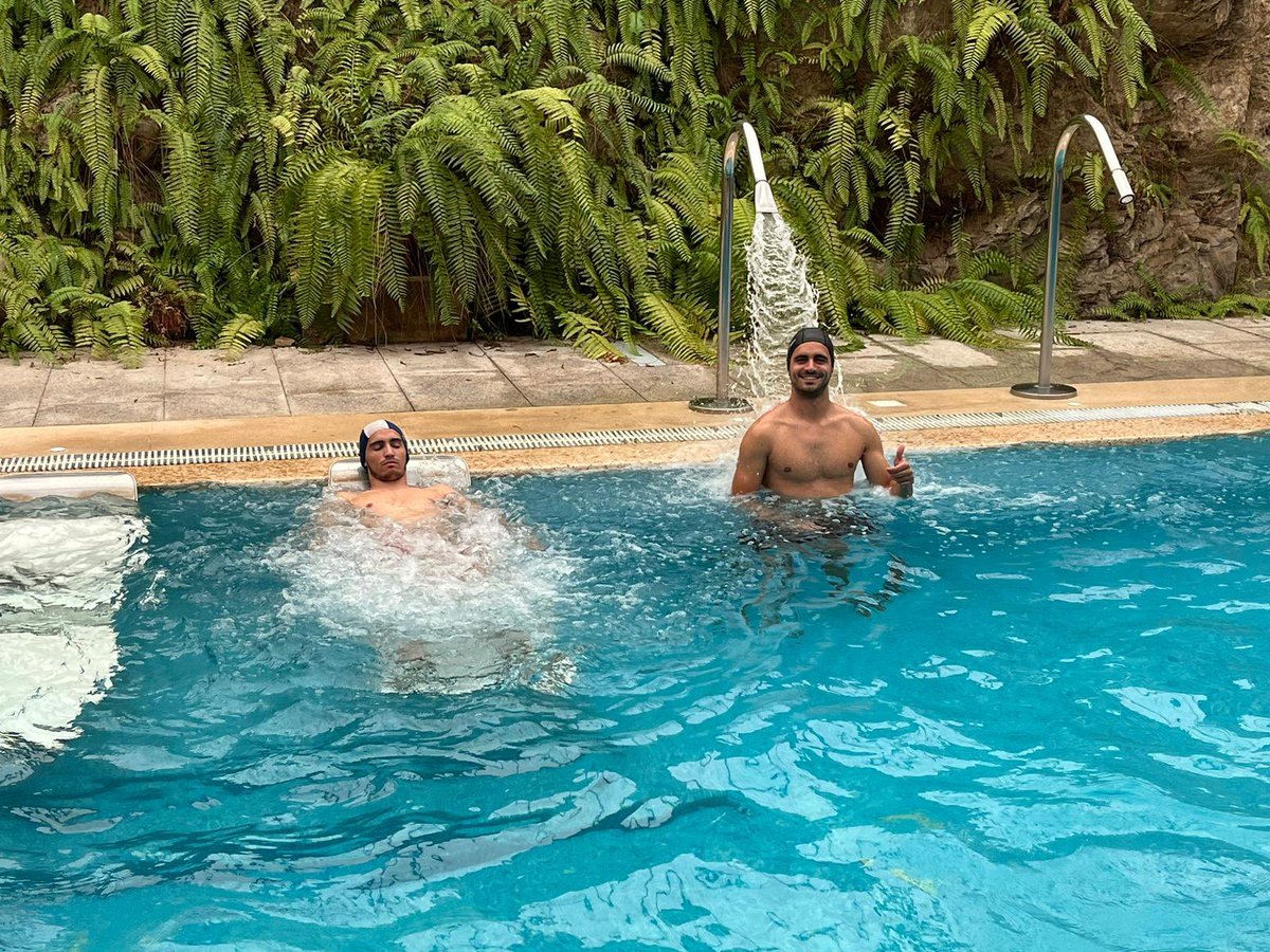 Tureganocf's tweet photo. 🔴 1ª DIVISIÓN REGIONAL DE AFICIONADOS 🔴

🧘🧘

Jornada de relajación para los nuestros en las instalaciones del Balneario de Navalcaz (Tres Casas) 

@NavalcazSpa volveremos seguro 

#TureganoCF #TodoAlRojo https://t.co/wqOO3VjujW