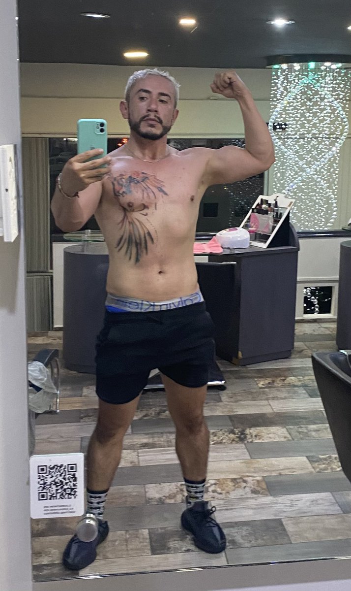 lalo1gloster's tweet photo. Llegando de entrenar 😬 https://t.co/xnuYQUqPtP