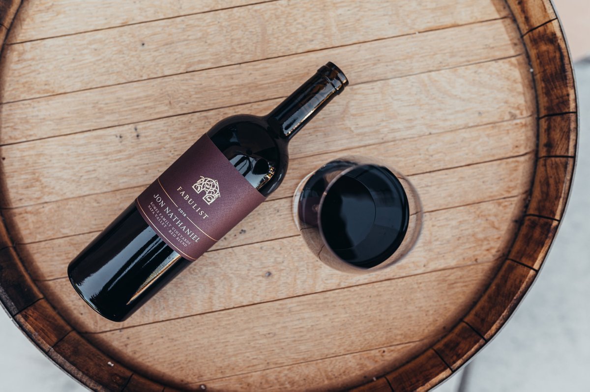JN_Wines's tweet photo. The 2019 Fabulist is sourced from our estate-owned vineyard in the Rutherford appellation. Situated in the heart of Napa Valley, this low-yielding valley floor vineyard enjoys a warm, sunny climate, cool evenings and well-drained, rocky/loam soils. https://t.co/NoZ8oQJqxO
#wine https://t.co/totyJCCgaE