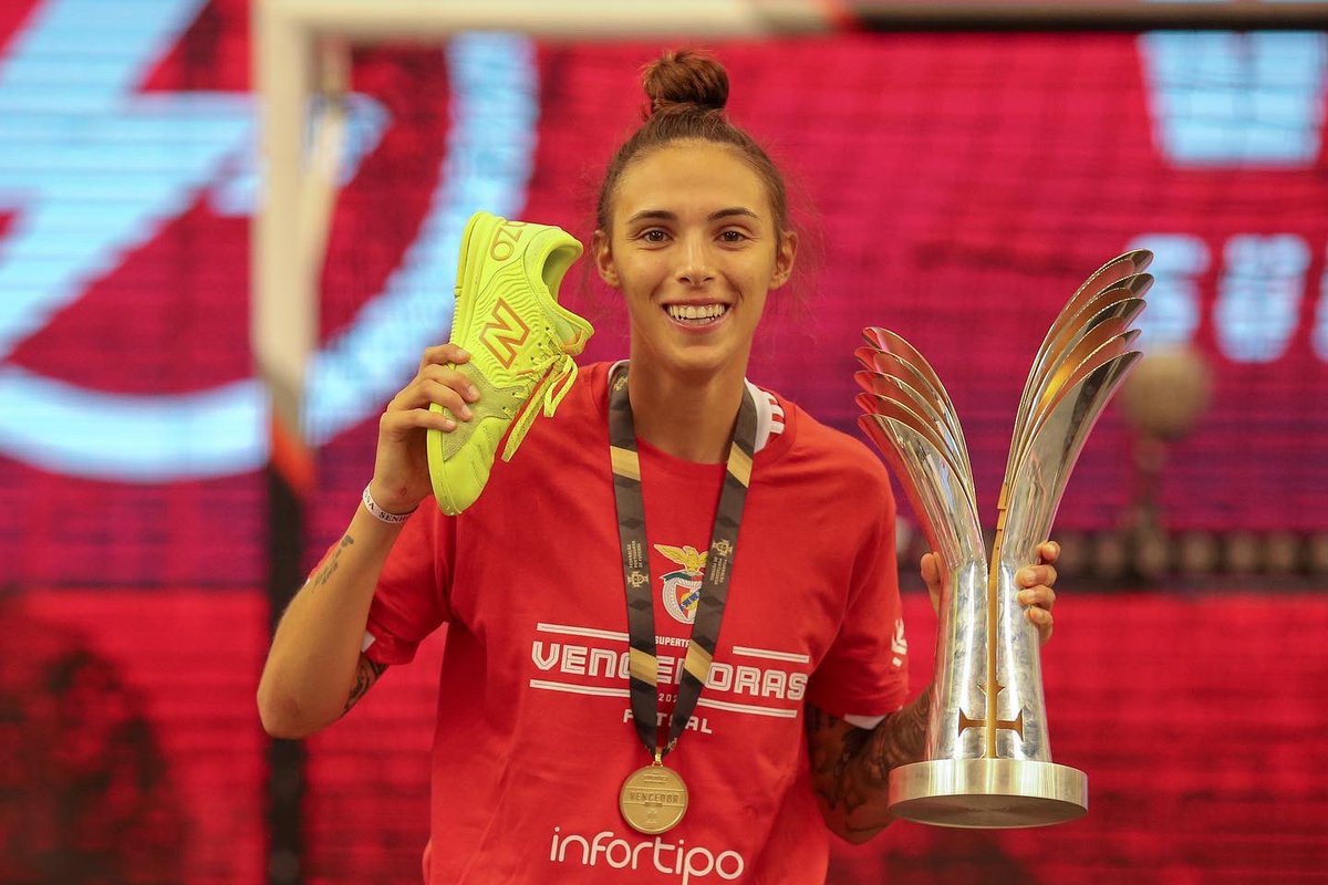 Fifo9Sofia's tweet photo. A SUPERTAÇA É NOSSA CARALHOOOOO 🦅⚽️🔴⚪️🏆 https://t.co/tGwUBY8Lj3
