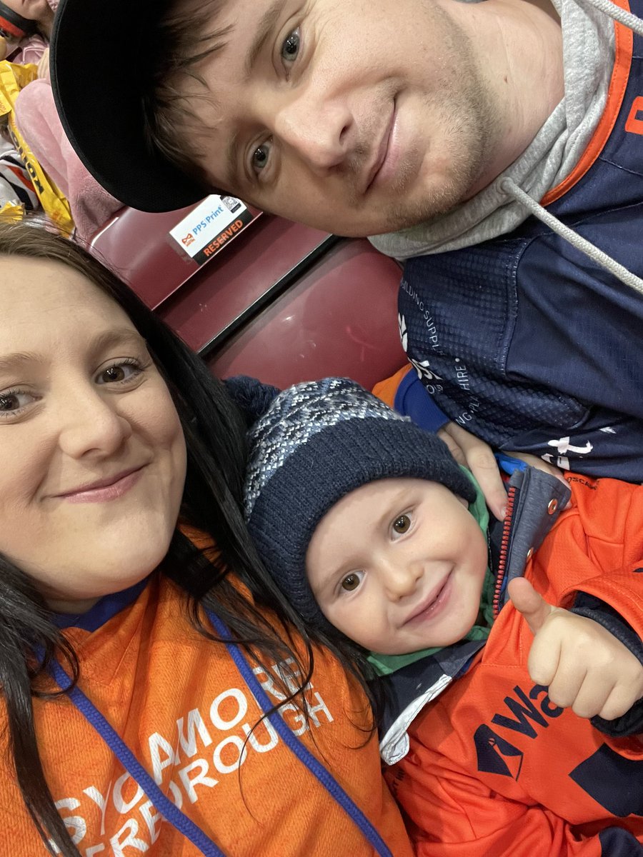 CharlieAnne16's tweet photo. Celebrating our 1 year wedding anniversary at phantoms! #hopingforawin #PPvLK @GoPhantoms @johnnufc https://t.co/BgUTsoZS38