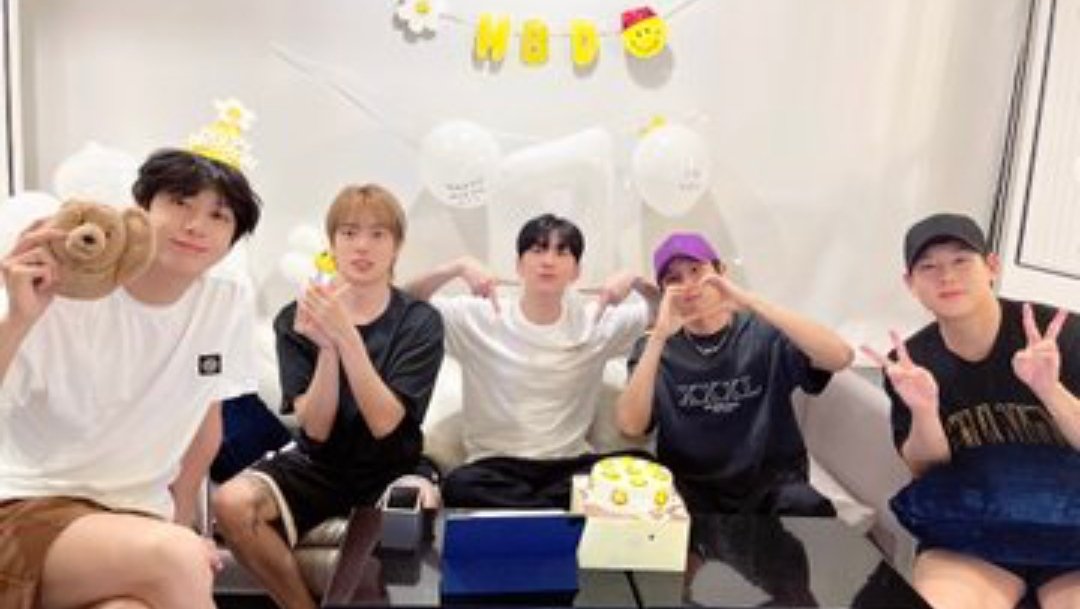 MXMONBEBEISRAEL's tweet photo. @OfficialMonstaX You all are so right๐๐๐ค๐ค๐ค๐๐๐๐
Thanks guys๐ฅฐ๐๐๐๐ค๐ค๐ค๐๐๐๐๐
#MONSTAX #MONBEBE7thHBD
#MONBEBE7th #Rememberthistime926
#VLIVE
@OfficialMonstaX https://t.co/f96oGWwIrb