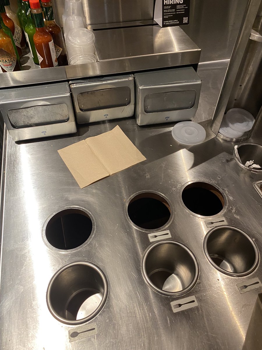 kavyashreethota's tweet photo. @ChipotleTweets , I’ve learned not to order ahead online w/ y’all but even a walk-in experience was very unpleasant. Questioning if I ever want to eat here again…#unsanitary #empty #slow #shortage #badservice https://t.co/eg9uKGWdTy