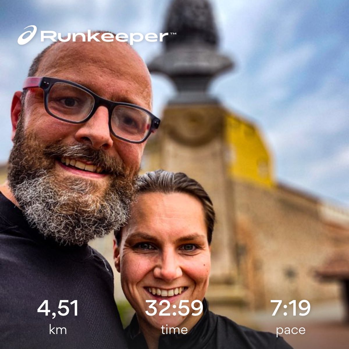 timdruhym's tweet photo. Když se váš pes jmenuje #Forrest tak běh je nutnost, že @MisaKramolisova
#Spilas #Brno #RunForrestRun https://t.co/8KNfduKRJg