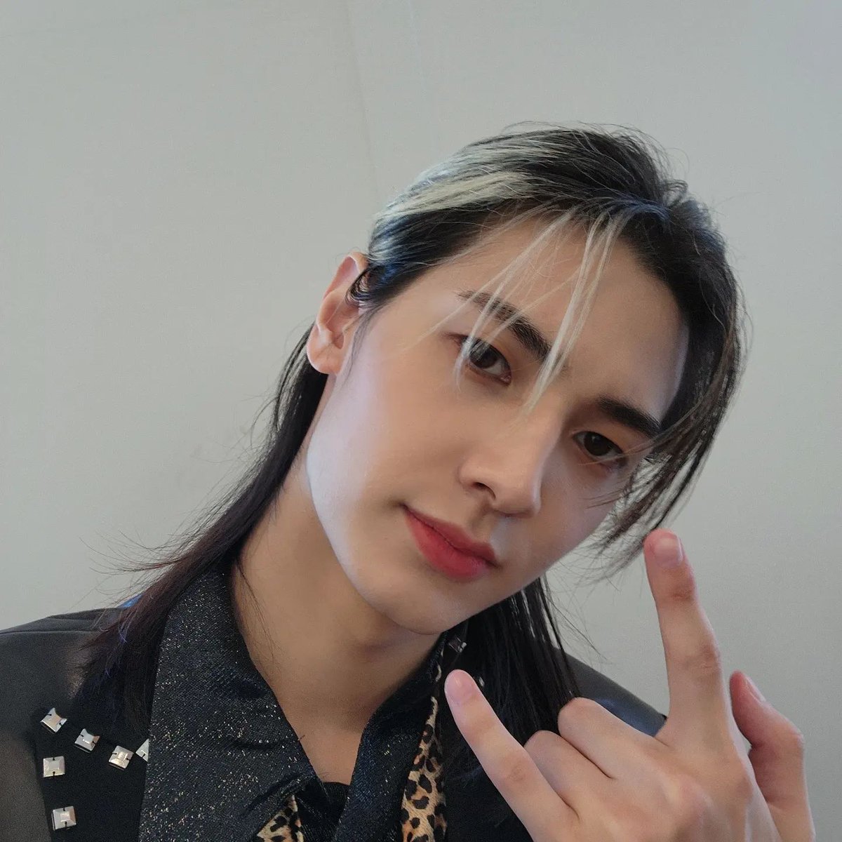 fsg_xhero's tweet photo. [INSTAGRAM] 250922

Не той Дджуні, що приходитиме щодня~~♡
Ходіть сюди, спробуйте по одному~~ хехе
<Віта> Офіційний рекорд: Золотий басист з двома слепами*, включаючи тизер <ємо>
#Бас #Слеп #Важко #Хник #JOOYEON #Інста #Дорогоцінність
(+)
(1/2) https://t.co/IZLwRIB3yk