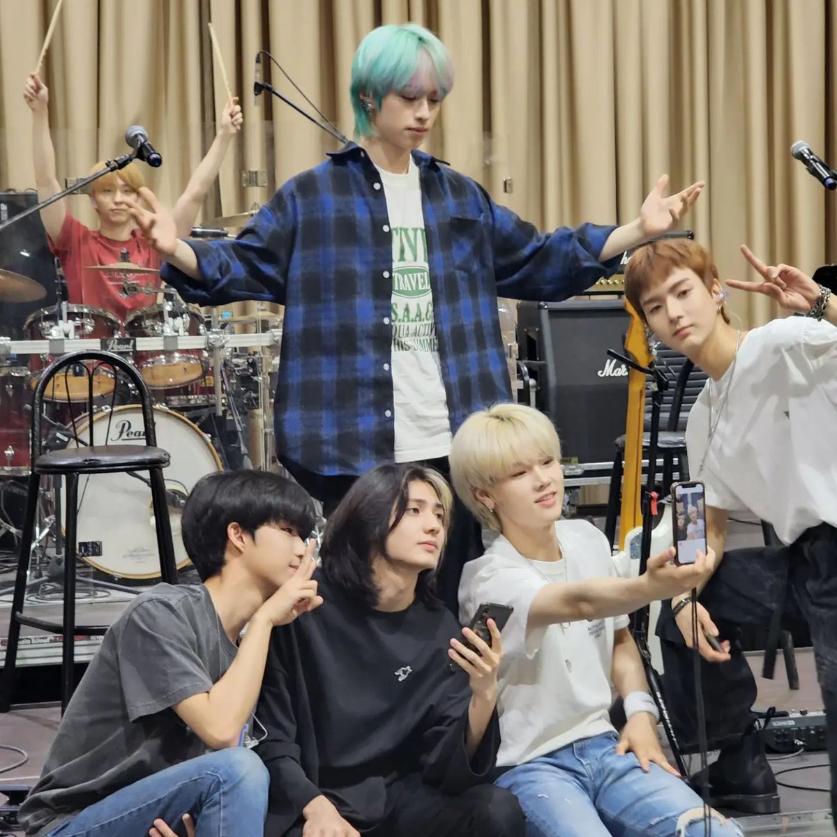 fsg_xhero's tweet photo. [INSTAGRAM] 250922

Не той Дджуні, що приходитиме щодня~~♡
Ходіть сюди, спробуйте по одному~~ хехе
<Віта> Офіційний рекорд: Золотий басист з двома слепами*, включаючи тизер <ємо>
#Бас #Слеп #Важко #Хник #JOOYEON #Інста #Дорогоцінність
(+)
(1/2) https://t.co/IZLwRIB3yk