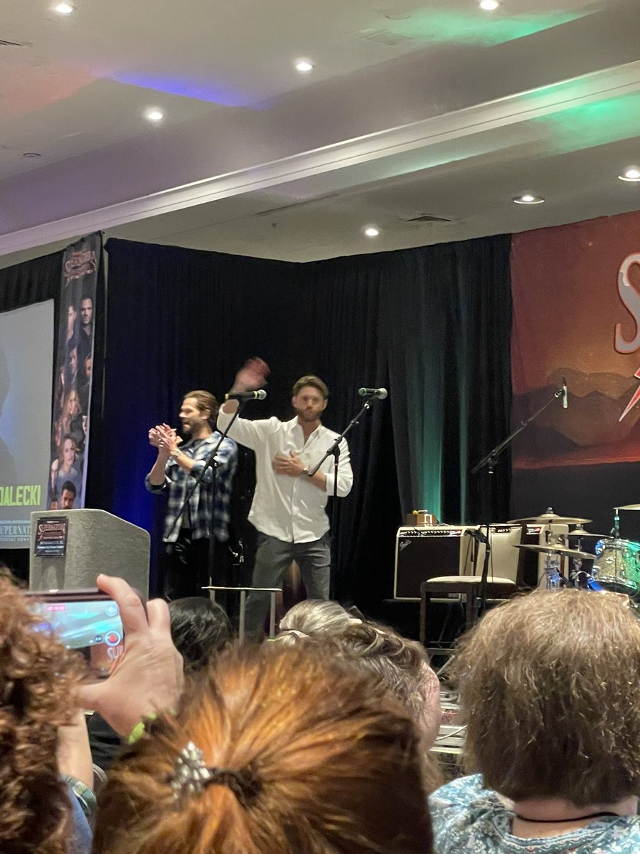 lotrspnfangirl's tweet image. Jared and Jensen at Good!!! #kccon #spnkc