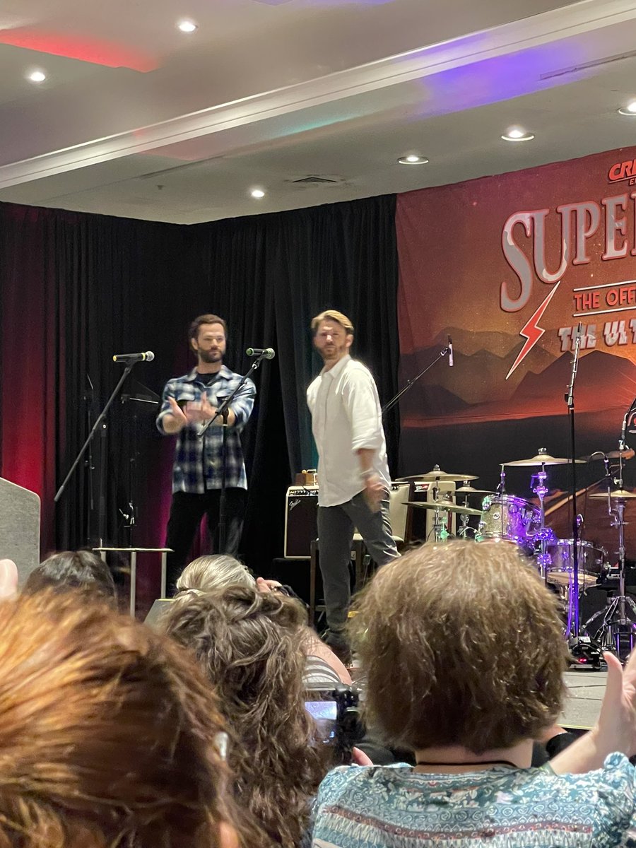 lotrspnfangirl's tweet image. Jared and Jensen at Good!!! #kccon #spnkc