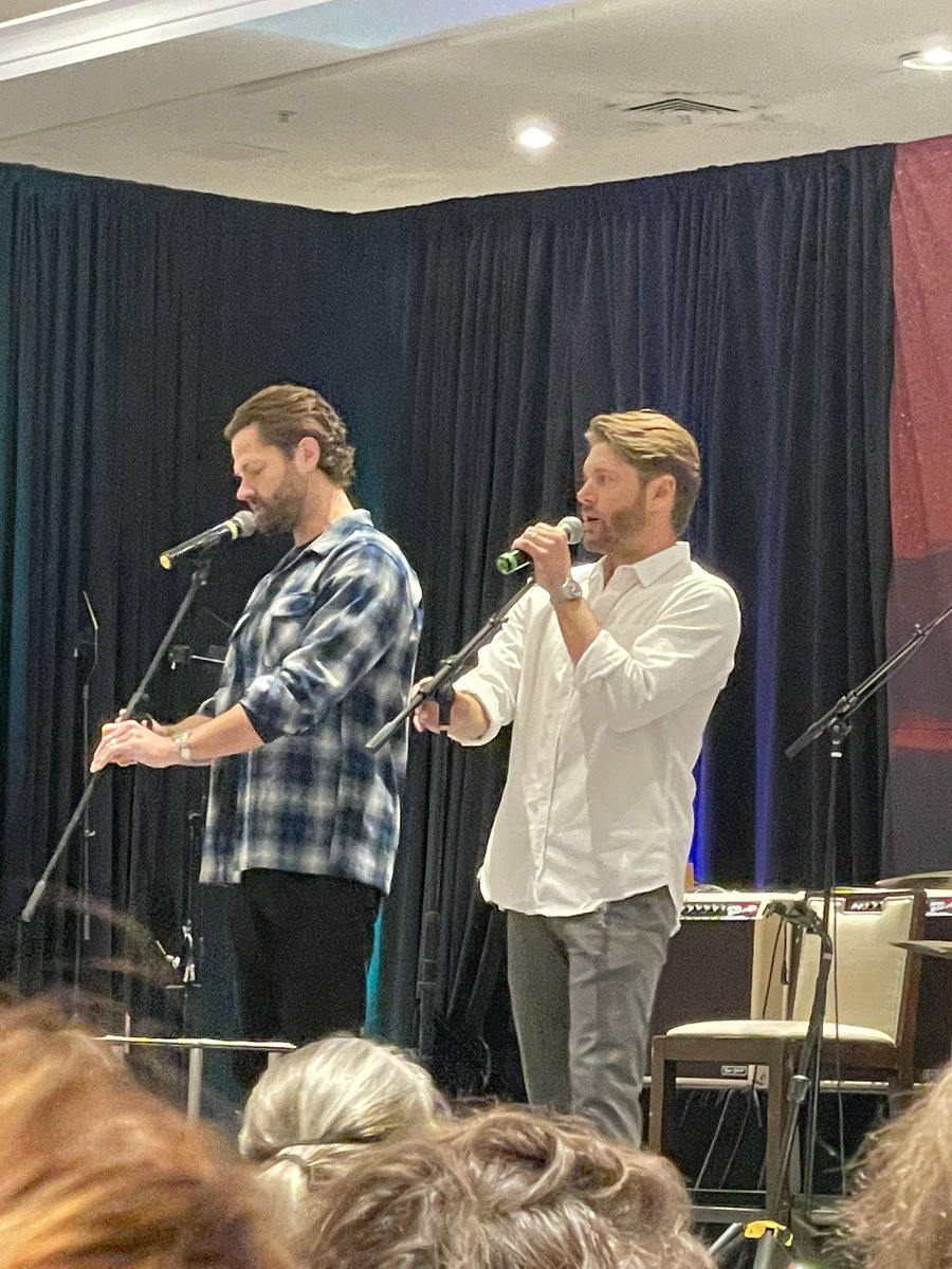 lotrspnfangirl's tweet image. Jared and Jensen at Good!!! #kccon #spnkc