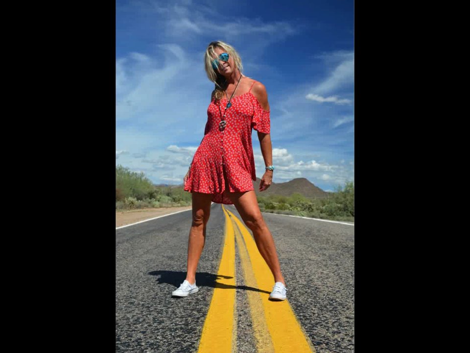 🌴KimberleeJay - 36.8K🌴 on Twitter: "https://bentbox.co/showbox?bSXU3KLr… Here Comes The Sun